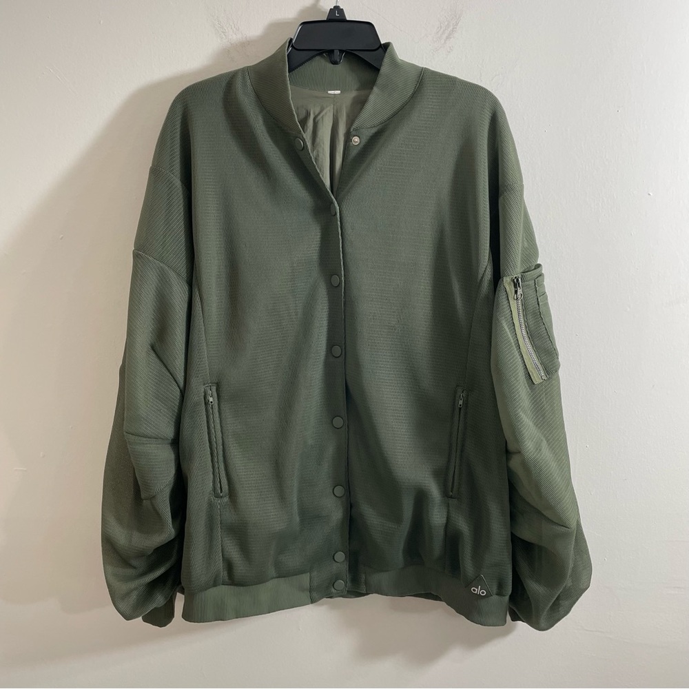 ALO Yoga Field Jacket - Picture 3 of 10